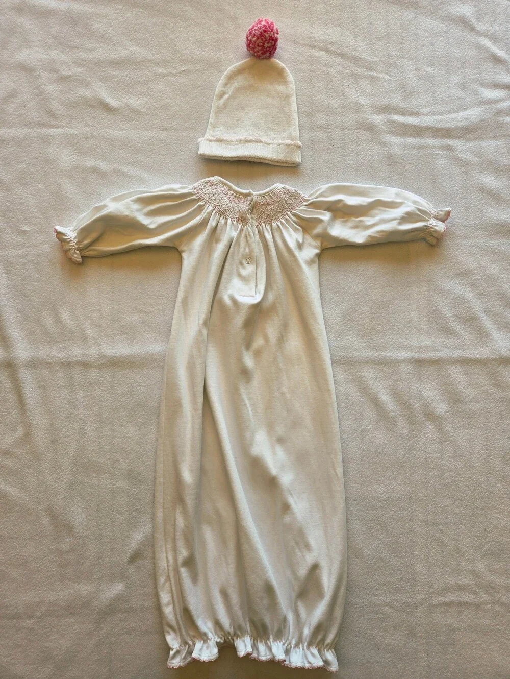 The Beauford Bonnet Company Sweetly Smocked Greeting Gown with I'm Here Hat
